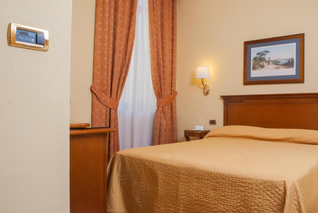 Le Cheminee Business Hotel Napoli ภายนอก รูปภาพ